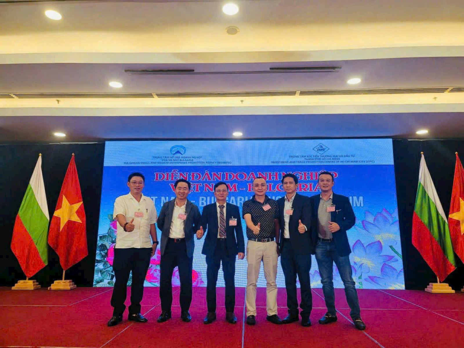 HÌNH ẢNH LUẬT SƯ VÀ CỘNG SỰ NĂM 2024