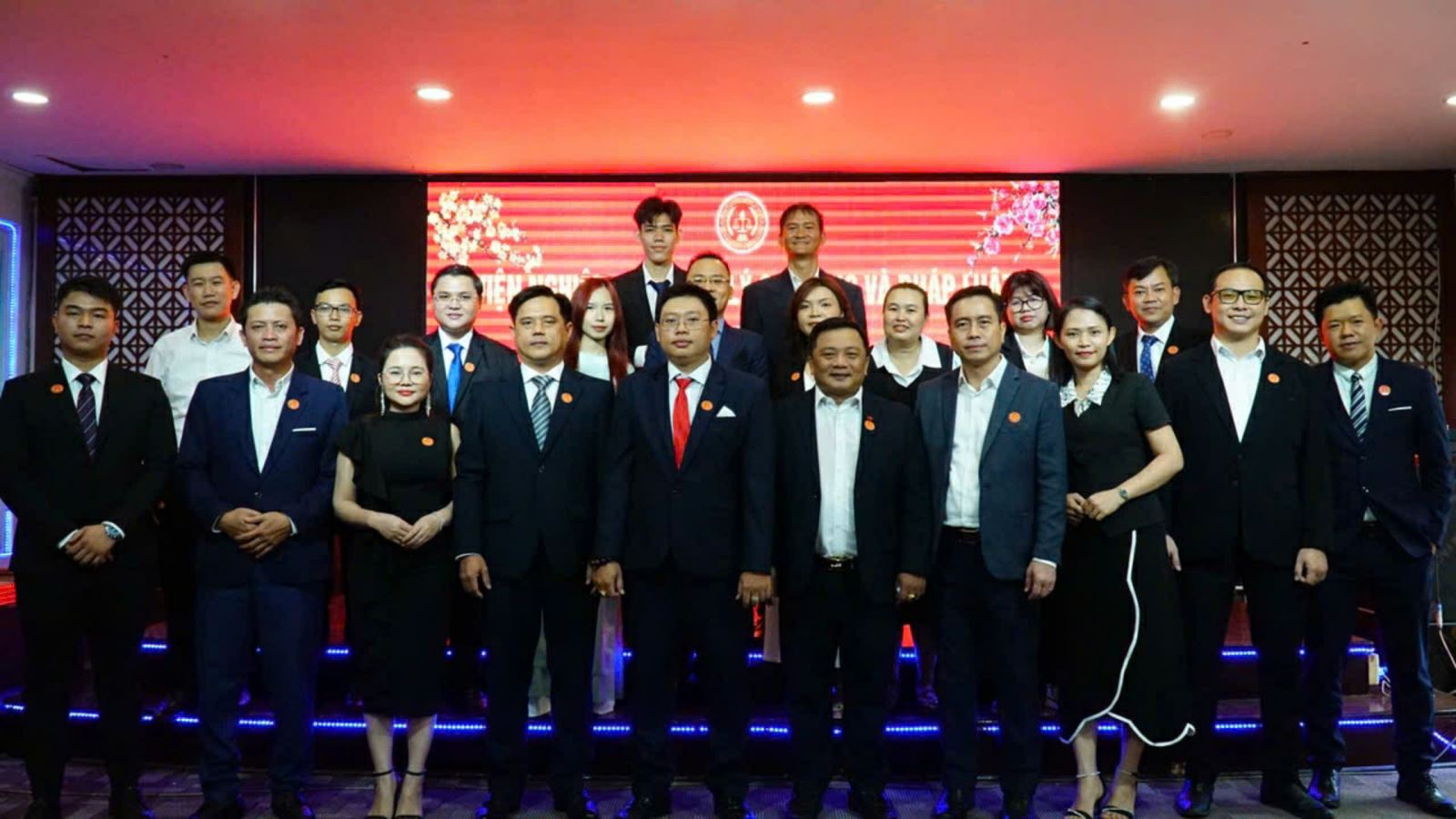 BÁO CÔNG LÝ (TOÀ ÁN TỐI CAO) ĐƯA TIN Lễ ra mắt VIỆN NGHIÊN CỨU QUẢN LÝ GIÁO DỤC VÀ PHÁP LUẬT tại TP.HCM