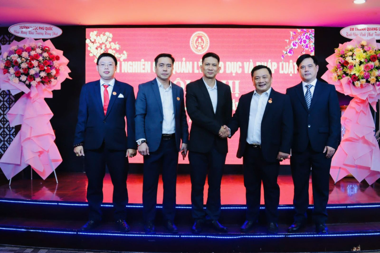 LỄ RA MẮT VIỆN NGHIÊN CỨU QUẢN LÝ GIÁO DỤC & PHÁP LUẬT