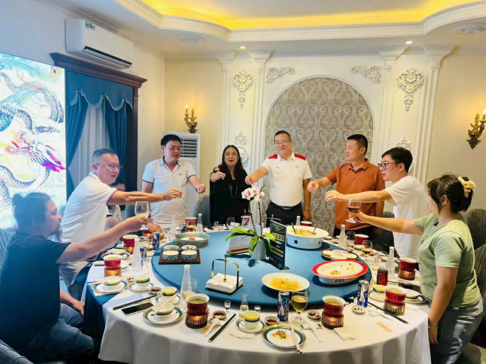 HÌNH ẢNH LUẬT SƯ VÀ CỘNG SỰ NĂM 2024