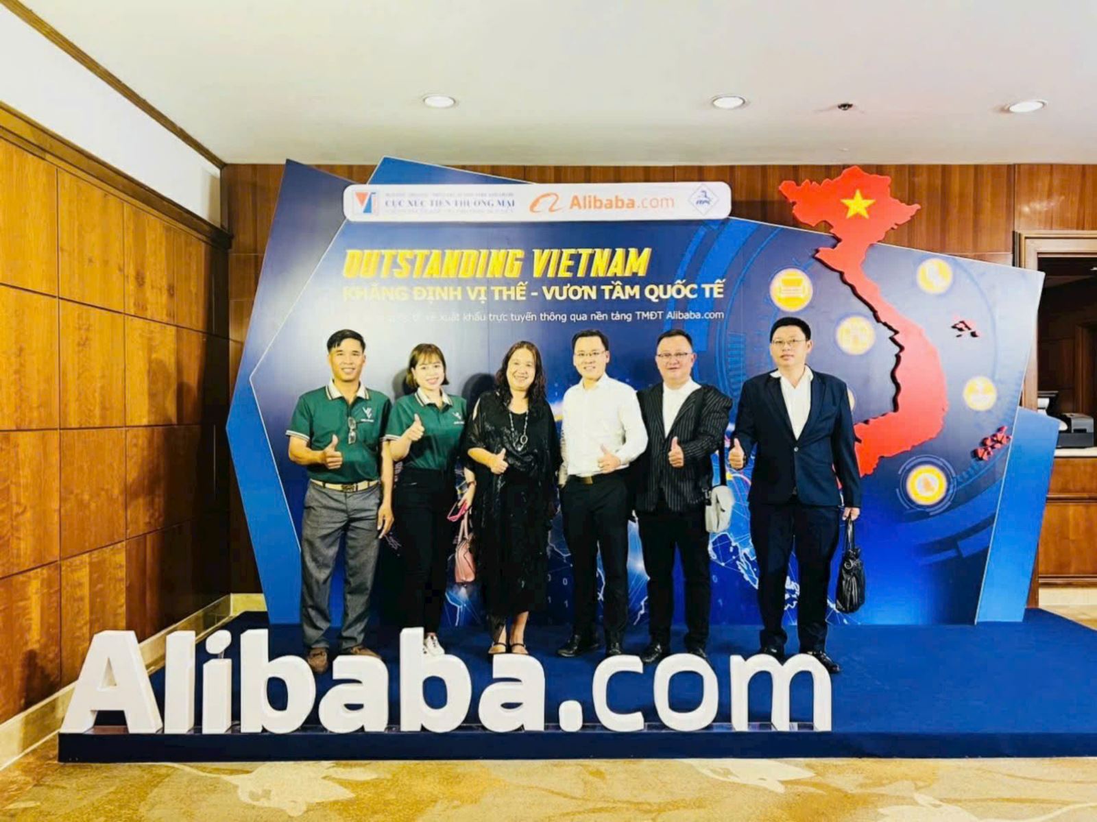 HÌNH ẢNH LUẬT SƯ VÀ CỘNG SỰ NĂM 2024