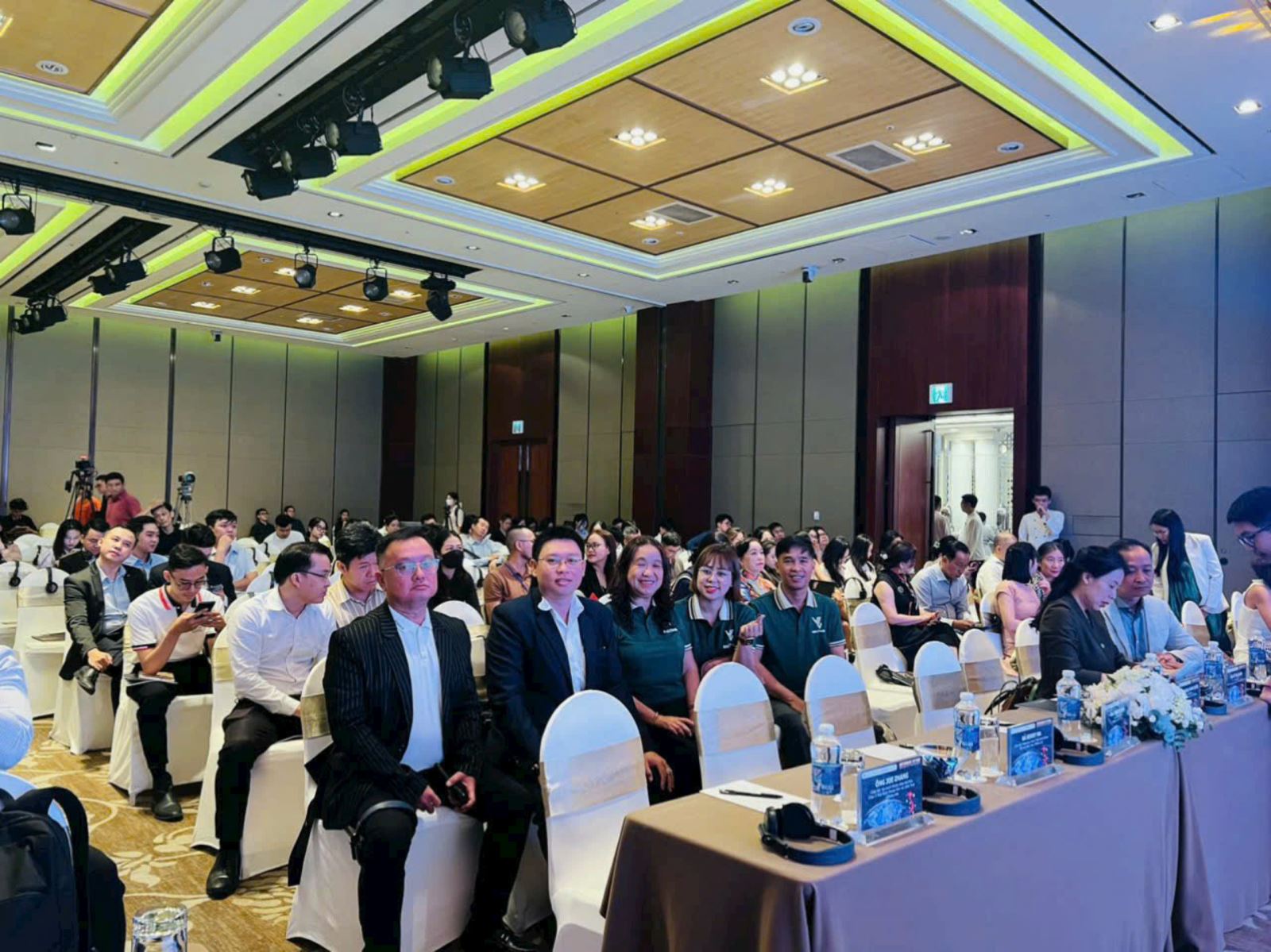 HÌNH ẢNH LUẬT SƯ VÀ CỘNG SỰ NĂM 2024